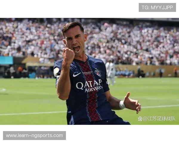 梅西领衔揭幕战巴黎圣日耳曼击败曼联，强势开局预示新赛季挑战