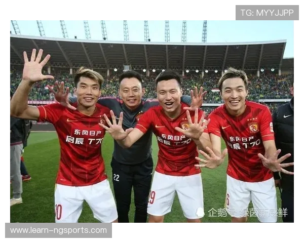 豪门对决再掀波澜新赛季联赛争冠格局生变焦点战引热议全球迷关注 豪门对决再掀波澜新赛季联赛争冠格局生变焦点战引热议全球迷关注